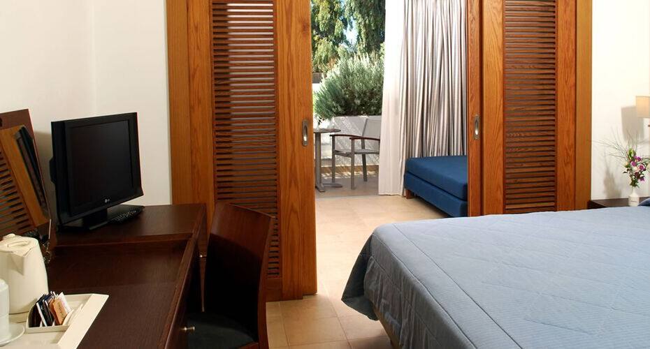 Blue Orchid Resort, Lucknow 4